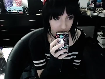 Hot amateur webcam teen masturbates for their fans
