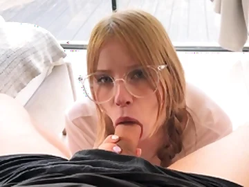 Redhead Russian Yuiwoo's POV Cumshot: Unburdening Virginity