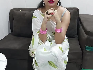 Stepson heads insane on Indian stepmom with inhaling and blow fetish