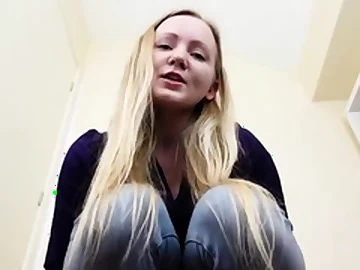 Kaidence King - Stilletto Axe Stomping