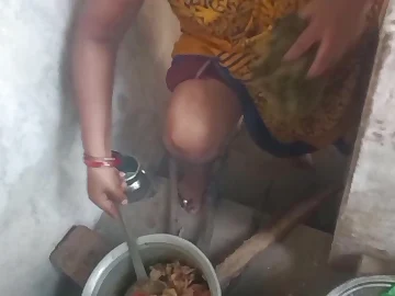 Watch Saanthi2 and Vetrivel get steamy with a chubby felonious cock forth homemade Desi doggystyle action