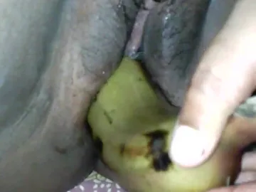 Tamil breezy loves toying with a banana in will not hear of facehole